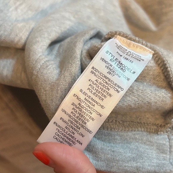 Splendid Gray and Cream Long Sleeve Sweater/sweatshirt sz S - Picture 5 of 5